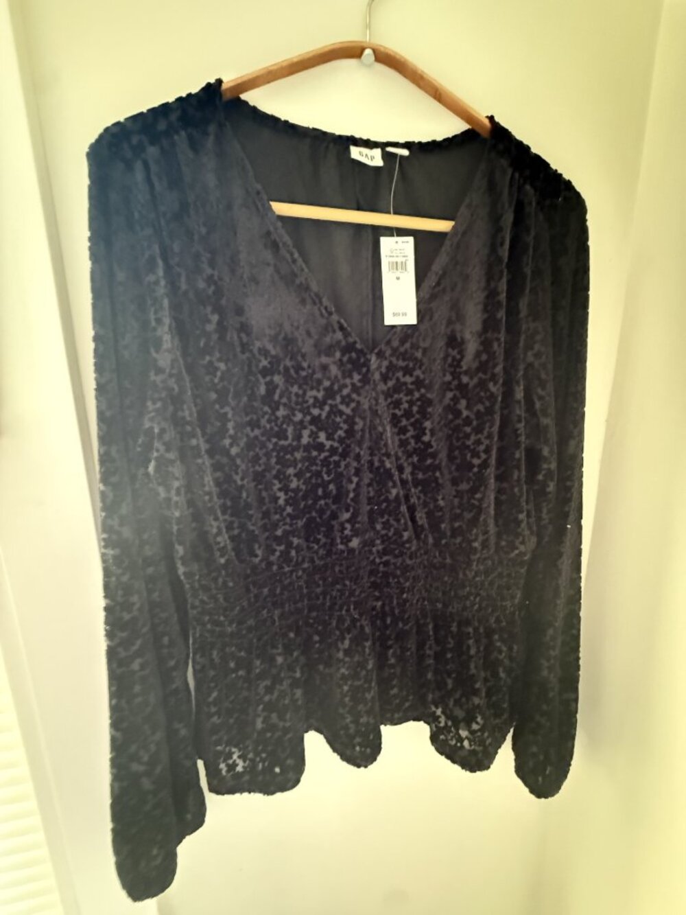 Gap size medium black printed blouse